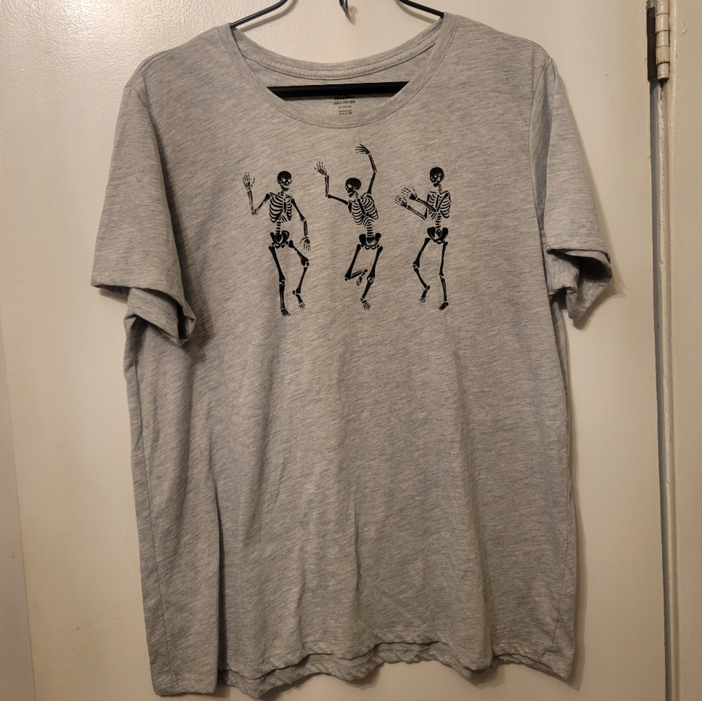 Grey Dancing Skeletons Graphic T-shirt Tee (Size Juniors XL 16-18)